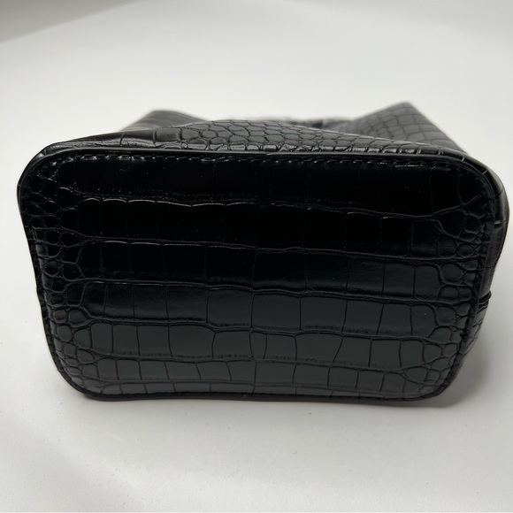 AOTA Elena Vegan Black Mock Croc Embossed Bucket Crossbody Bag Black NWT - Picture 7 of 16